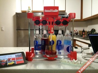  robot bartender may pha do uong lam tu may in 3d